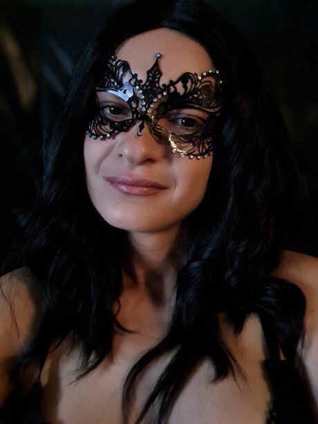 Mysterious Lady high quality pornstar photos