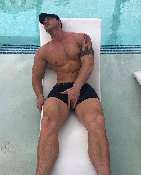 Kyle G star sexy image