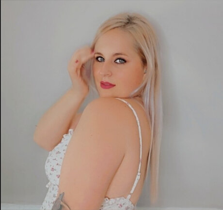 Hummingbird model sex photos