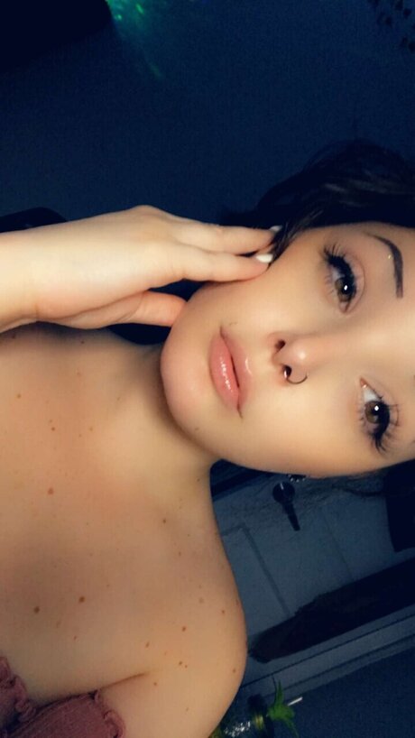 adira lyfe nude model pics