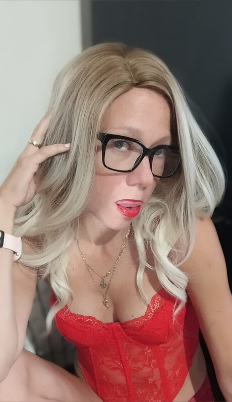 BLACK SWAN pornographic model picture