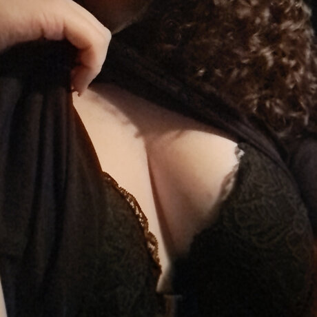 Silliestputty porn actress pic