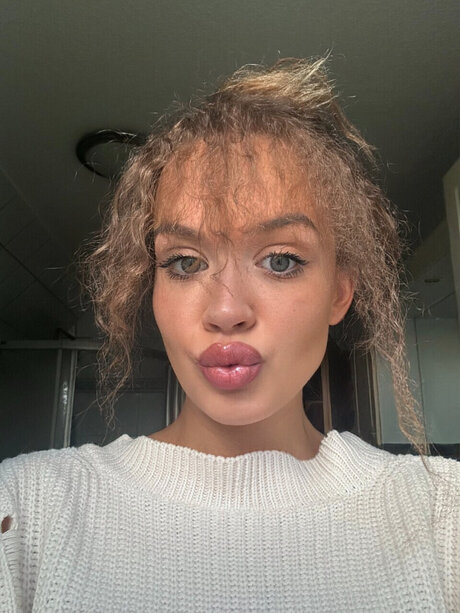 Lilly Malika star naked photo