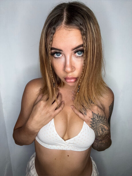 Asrai pornographic actress image