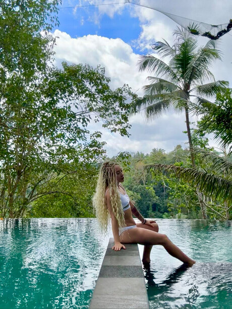 Asrai model perfect images