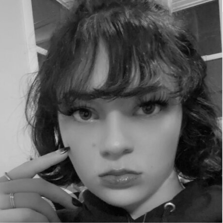 Queen Kami star sexy image