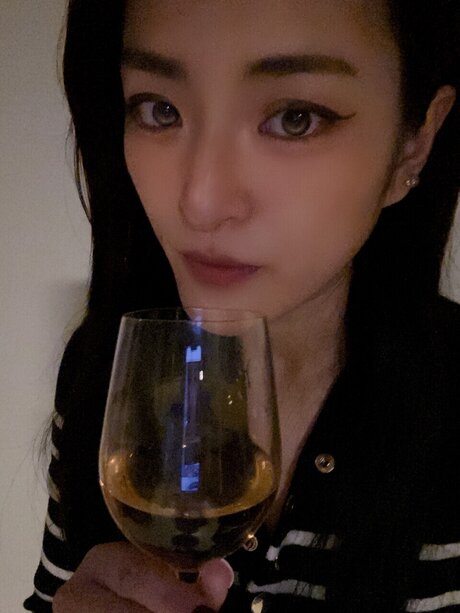 Asiantina model porn pic