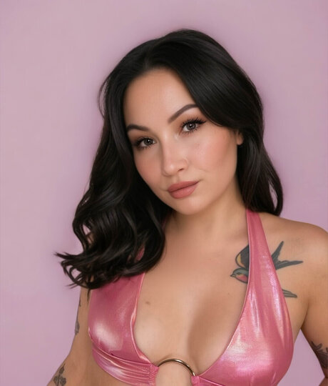 Mia Holland pornstar pretty pics