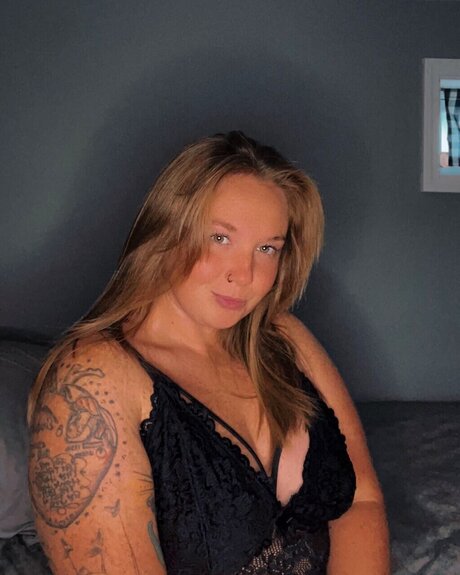 chaoticrubie model naked photos