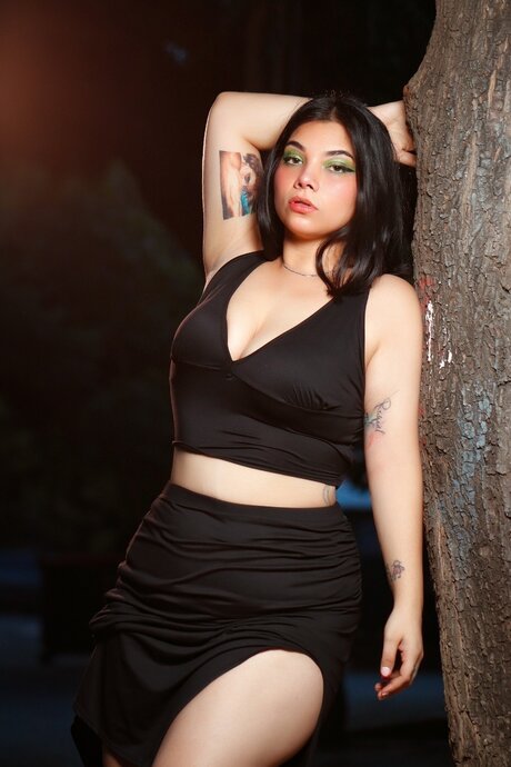 Victoriasaenz hot star photo