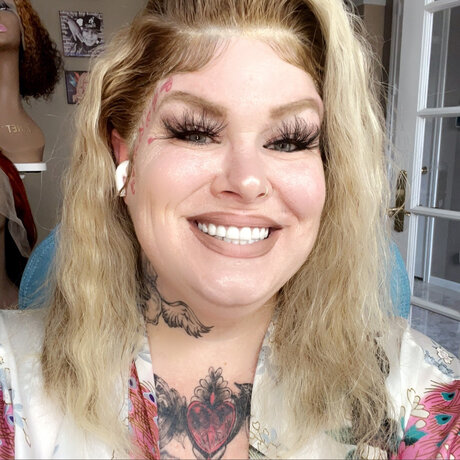 Maybae life pornographic model img