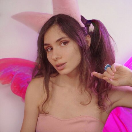 Holy Polli Free actress images