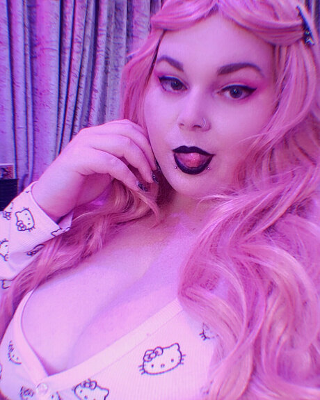 cuteandcurvy pornstar hot photo