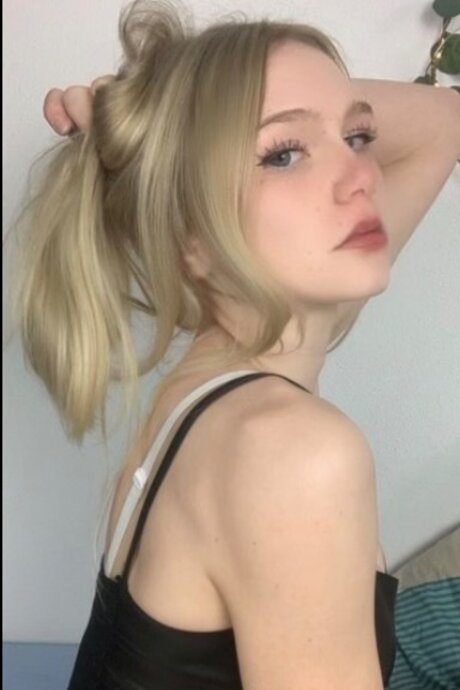 Fayletha best actress img