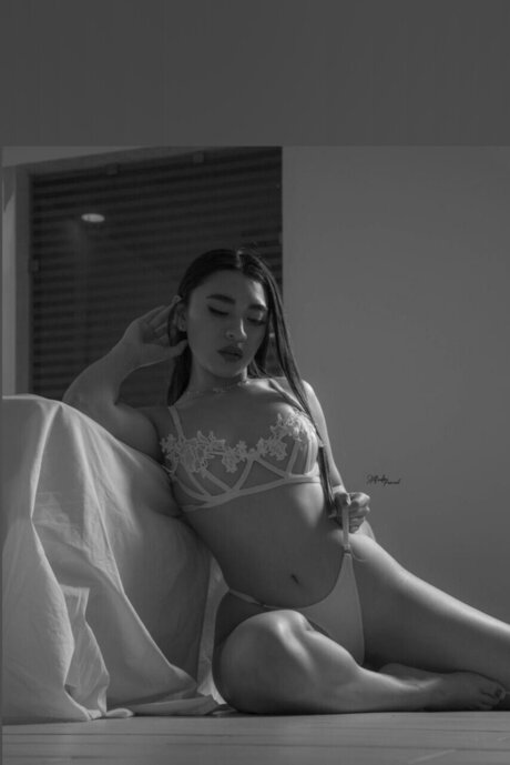 IRELY GRANT model nice pic