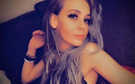 Risqu Vixenn art pornstar photos