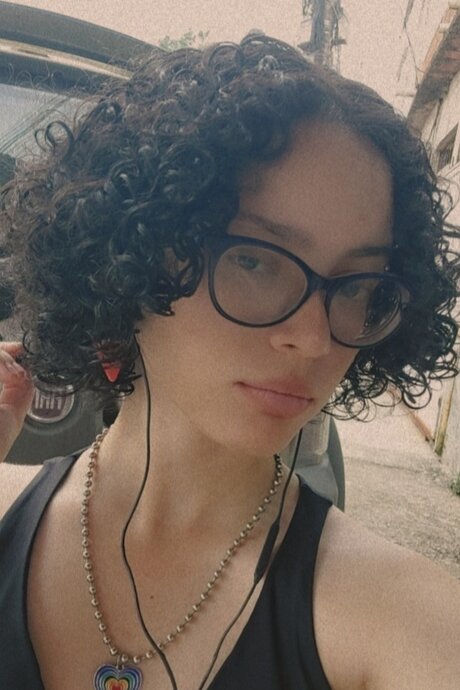 Blue Elf pretty actress picture