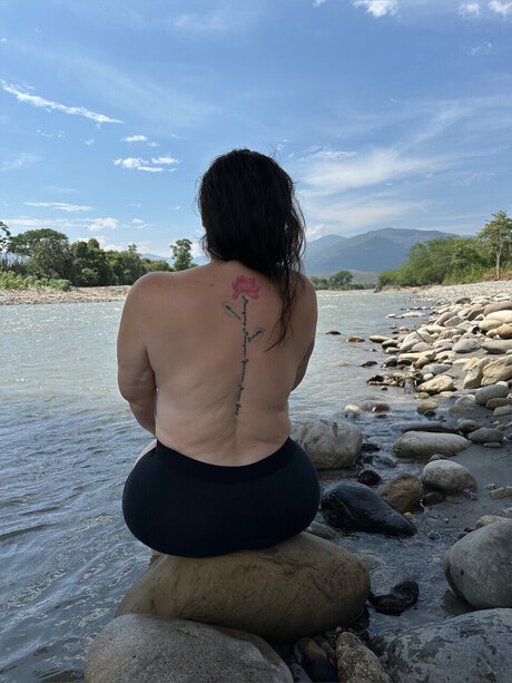 Yurian pretty model gallery