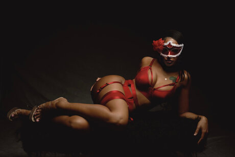 Honey Haze hd pornstar photo