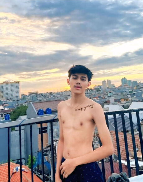 Call_ exclusive model photo