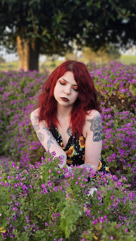 Crimsonaddams beautiful model pics