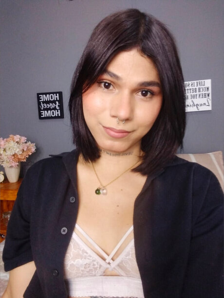 Lorraine Baker star pics