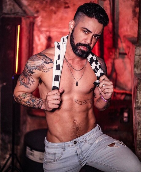 Nerd Oficial nudes star pics