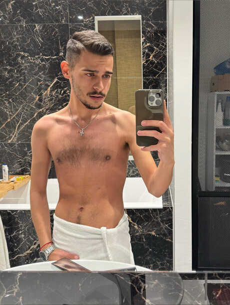 Feh r Tomi pornographic model images