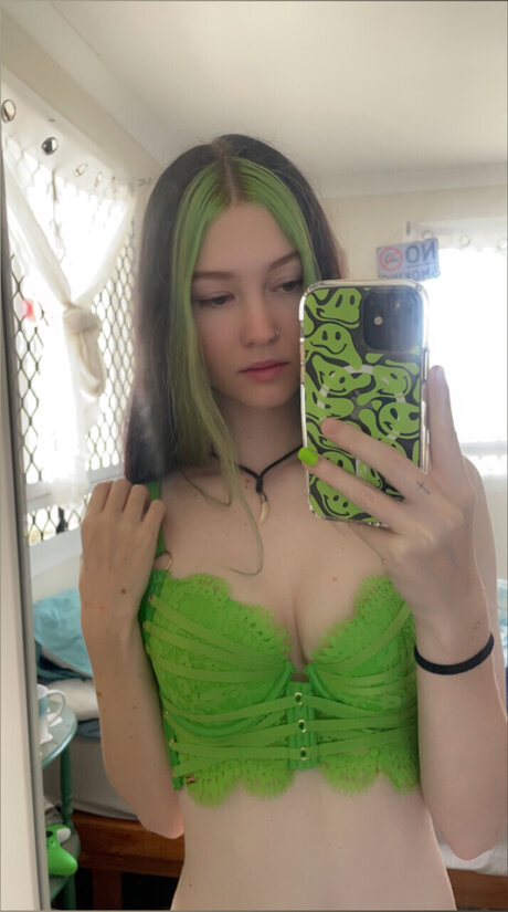 Aaliyah_ naked actress image