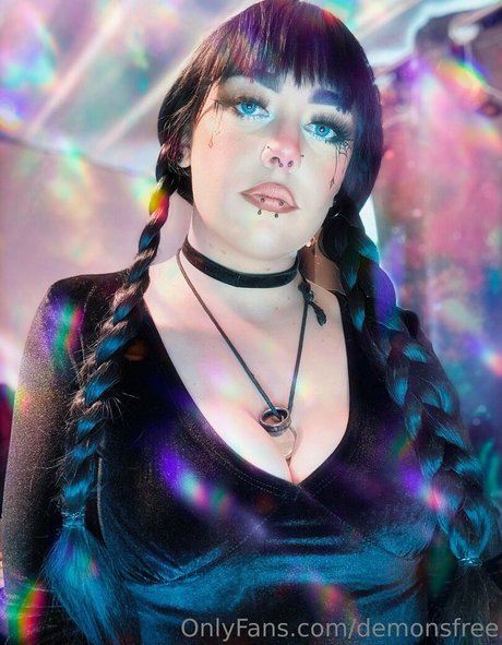 demonsfree model sexy photos