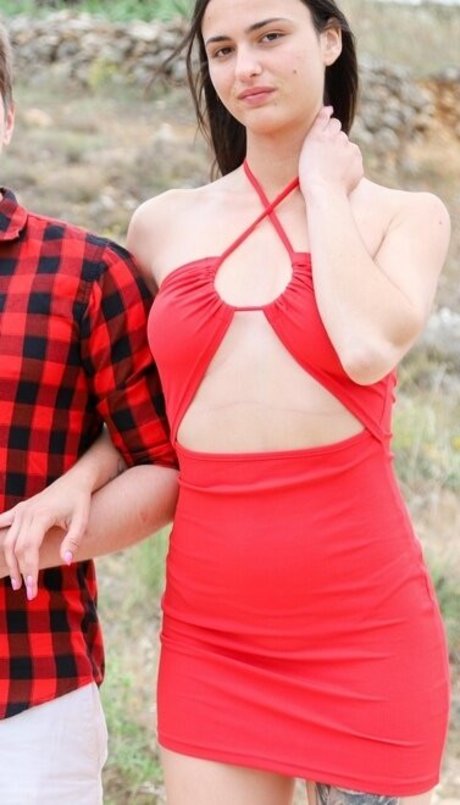 Charlotte Lapiedra model pretty image