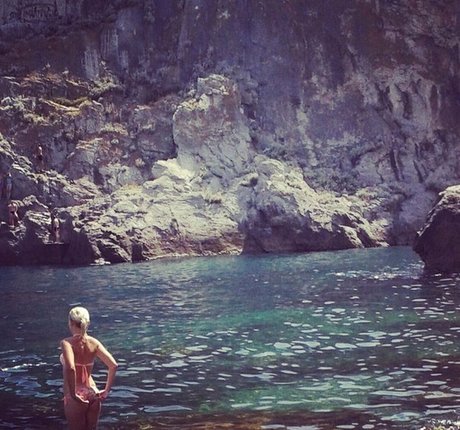 anna bellla model sexy images