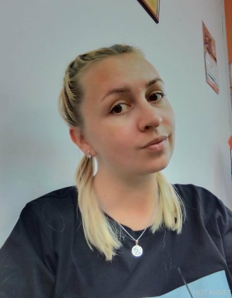 anna bellla erotic pornstar photo