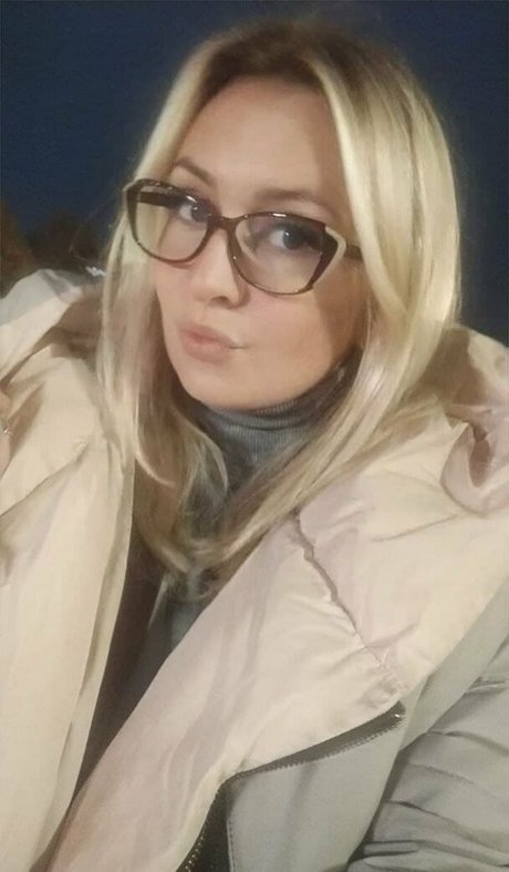 anna bellla hot model gallery