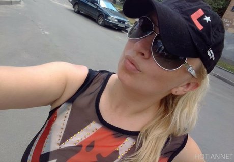 anna bellla sexy pornstar gallery