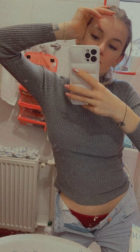 hazyshooter naked actress picture