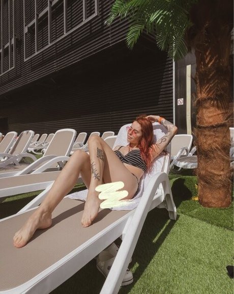 Denly model hd images