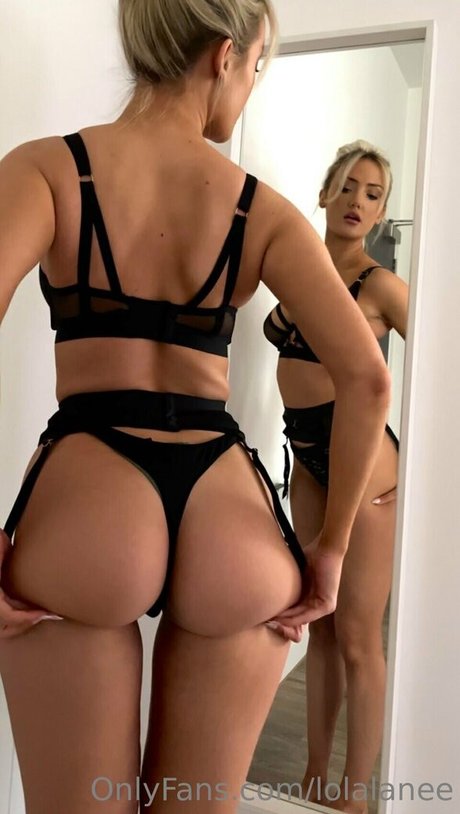 lolalanee nude model image