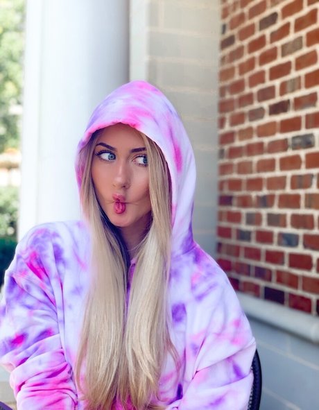 Sarah Kate Stricker pretty star pics