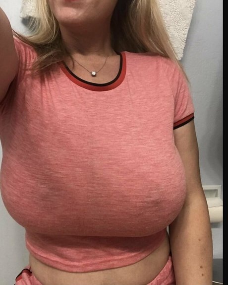 HannaH star erotic img