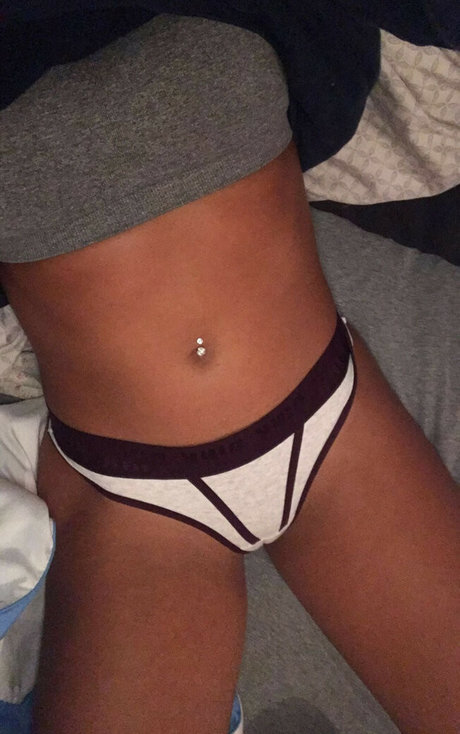 Sarah Shubert exclusive model pictures