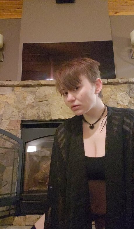 curvyelvishgirl model free pics