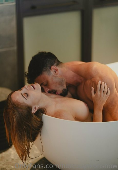 hotcoupleonshow erotic actress galleries