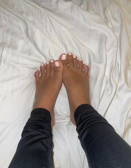 fineislandfeet erotic model pics