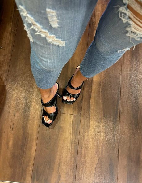 fineislandfeet star adult photo