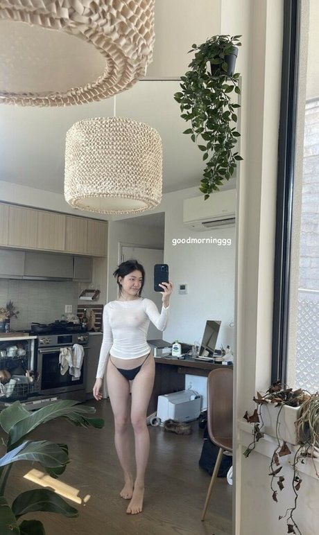 coldgravybaby pornographic model pic