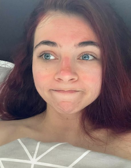 mushutwitch star naked picture