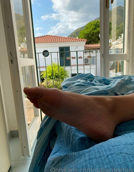 italianfeetluv star adult image