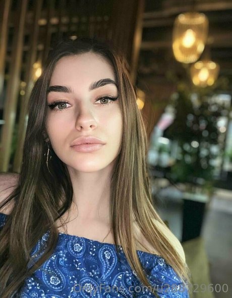 annie minor star beautiful pic