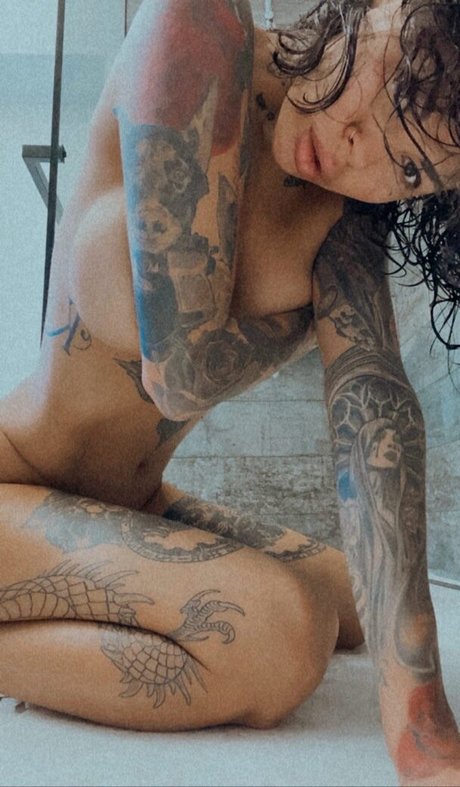 Lady Vamp star exclusive picture